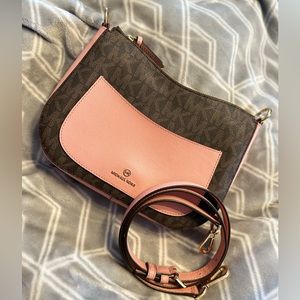 Michael Kors Signature Saffiano Leather Crossbody!